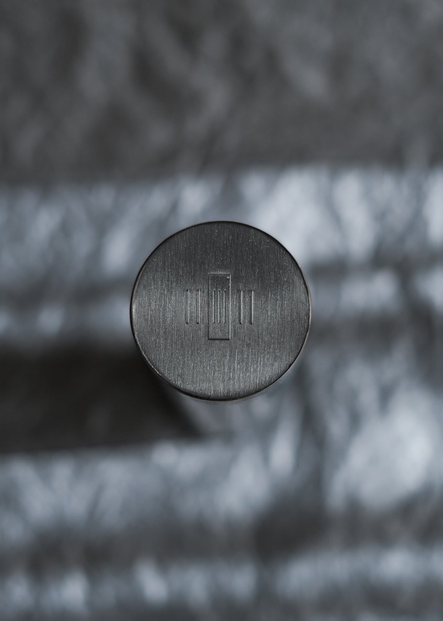 Slit Vase / EN Black Vintage