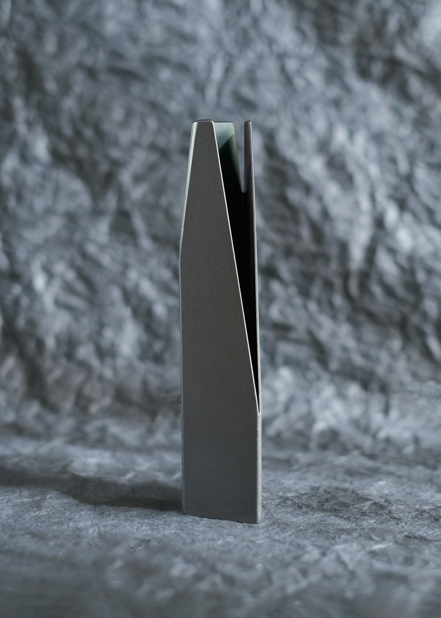 Slit Vase / KAKU Beetle Vintage