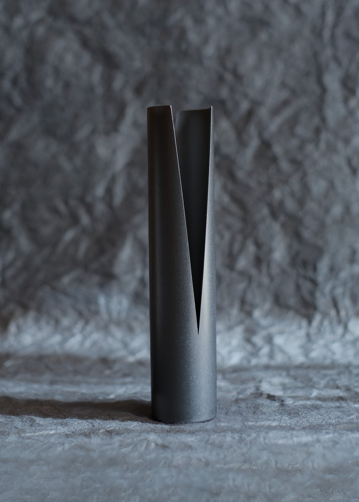 Slit Vase / EN Black Vintage