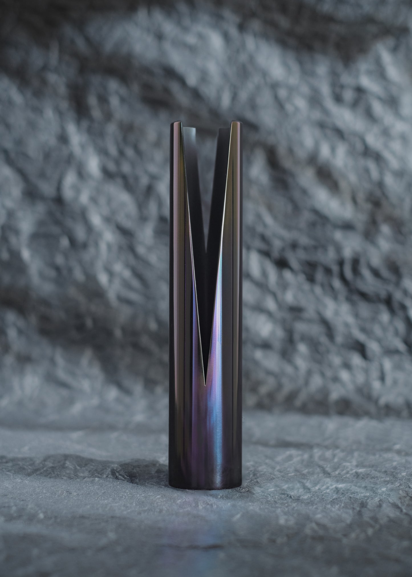 Slit Vase / EN Neon Mirror